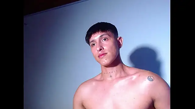 rowanbig Chat XXX live