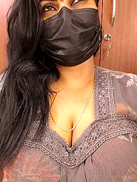 Chat +18 de Anushka_flower ao vivo