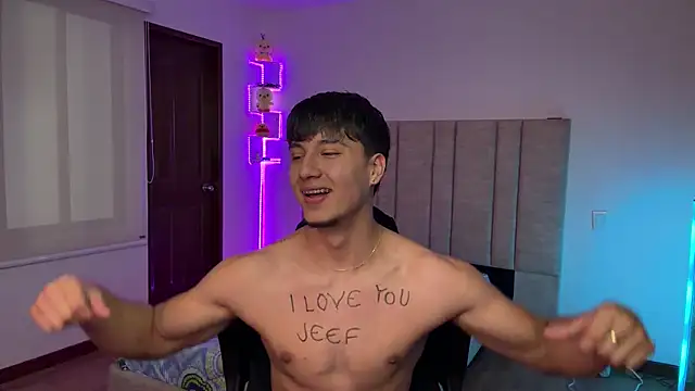 CHRIS_MORGAN1 Adlı Modelin Canlı XXX Sohbeti