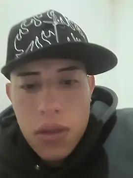 Thiagoo_Vega Chat XXX in diretta