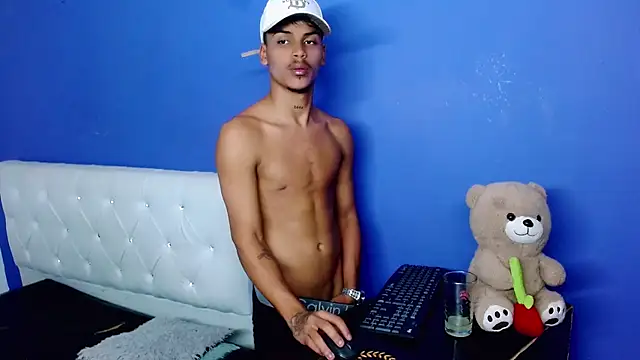 Angel_foxc13: απευθείας συνομιλία ΧΧΧ