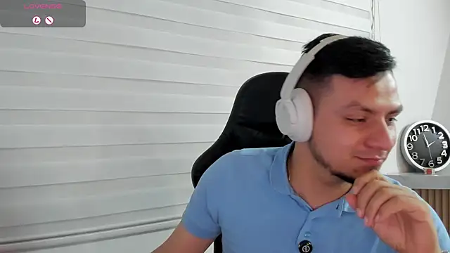 XXX chat uživo modela Rick_Adams