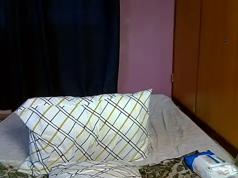 Queen_petite_n Live XXX chat