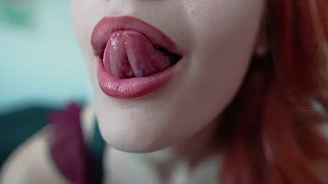 MiaRouge Live XXX-Chat