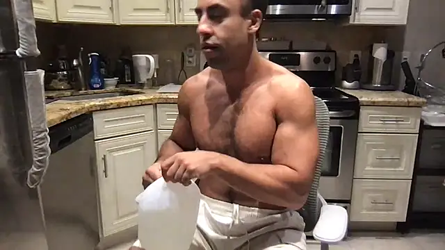 Pokazy przed kamerką – BigGuyMuscle