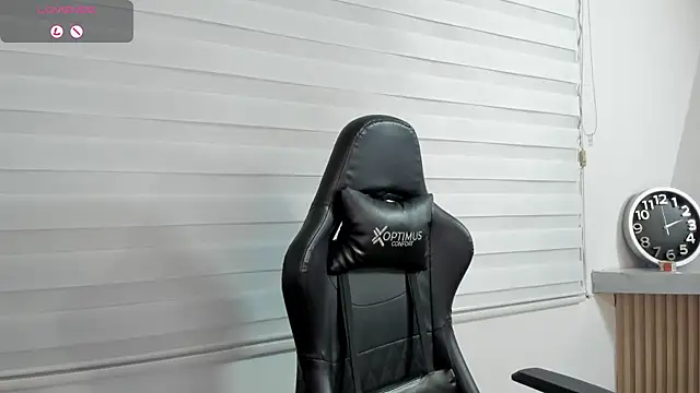 XXX chat uživo modela Rick_Adams