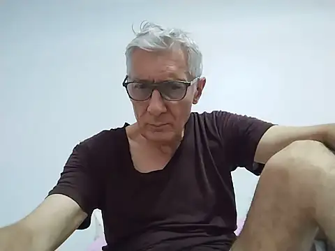 BIGUNCUTHARDCOCK 即時 XXX 聊天