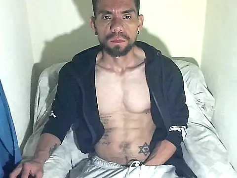 thomas2wood's Live XXX Chat