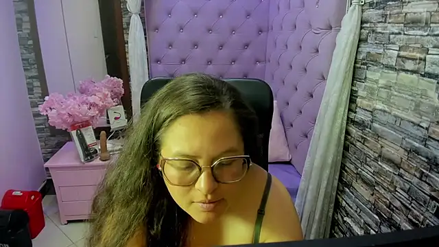 Chatroom XXX en direct de Sarah_Boobs_