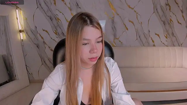 TiffannySins' Live XXX Chat
