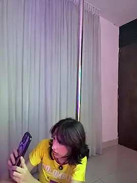 Chat XXX en directo de Mika_love_milo