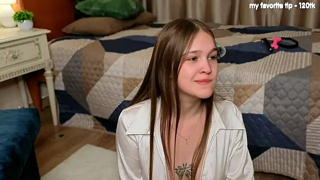 PlayfulMelly Chat XXX in diretta