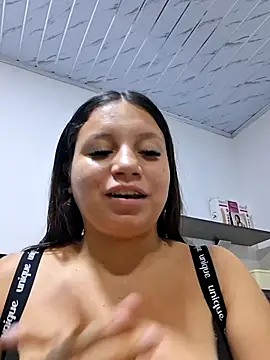 purebreastmilk él ő XXX-chatje
