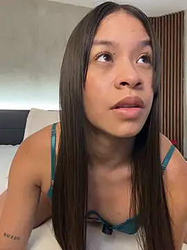 Chatroom XXX en direct de kimhilton_