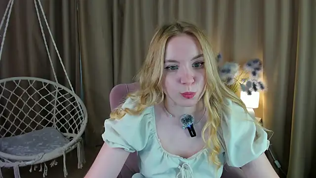 Linda__Bloom: онлайн-секс-чат