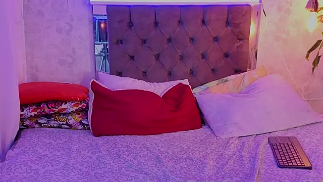 july_quinzel's Live XXX Chat