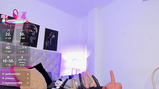 naomy_68's Live XXX Chat