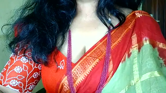 Mallu_MayaMadhav Adlı Modelin Web Kamerası Şovu
