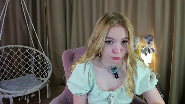 Chat +18 de Linda__Bloom ao vivo