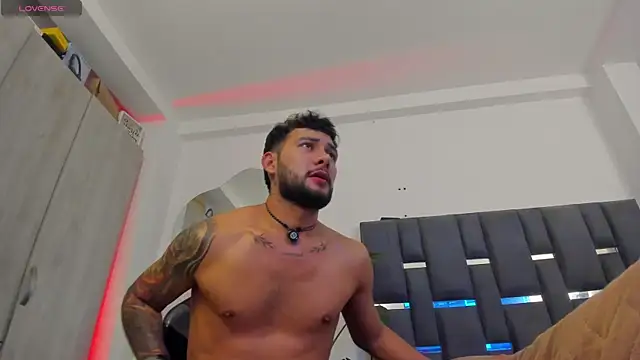 noah_corvelle's Live XXX Chat