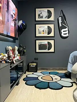 XXX chat uživo modela ThomasHells