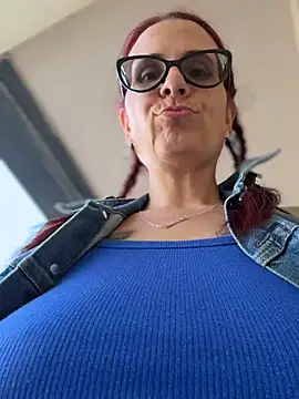 NataKitten Adlı Modelin Canlı XXX Sohbeti
