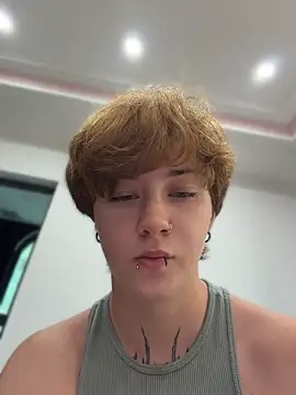 XXX chat uživo modela IceMur