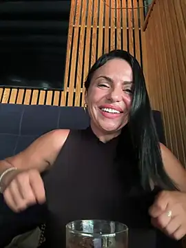 دردشة KimKelly13 الجنسية المباشرة