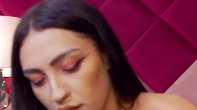 VictoriaLanes' Live XXX Chat