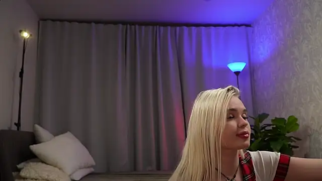 Good_Barbie: онлайн-секс-чат