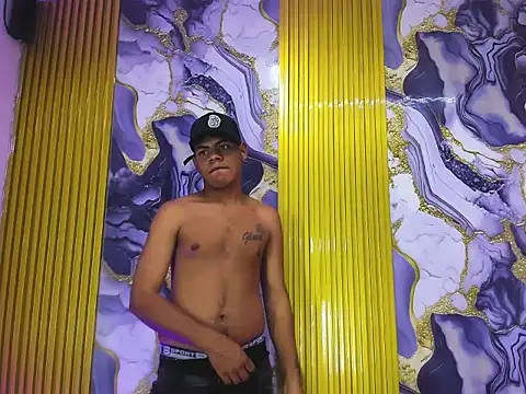 Alexi_hot23 – Naživo XXX chat