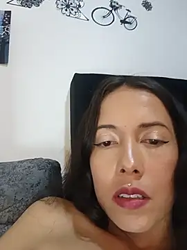 MiaForever1's Live XXX Chat