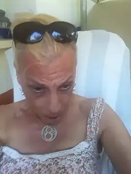 دردشة LadyCrossSuza الجنسية المباشرة