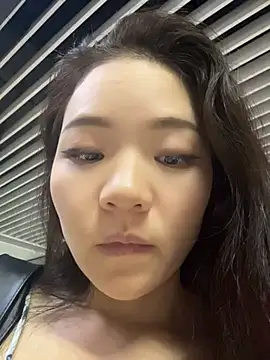 xiaochengzi505 Adlı Modelin Canlı XXX Sohbeti