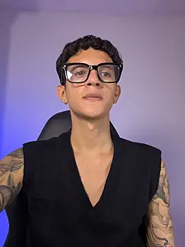 tylerrnova XXX чат на живо