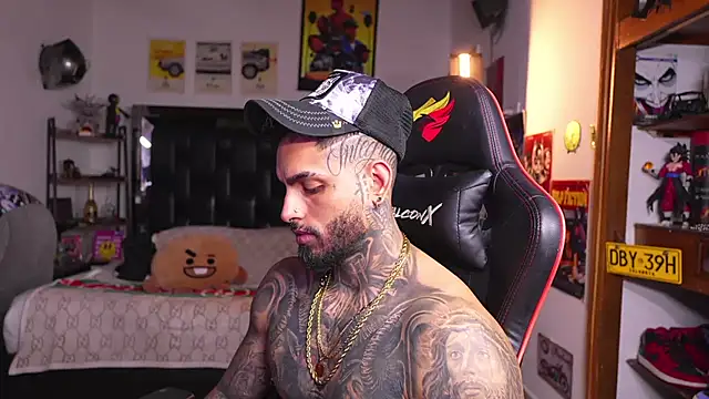 logan_hugh8 Adlı Modelin Canlı XXX Sohbeti