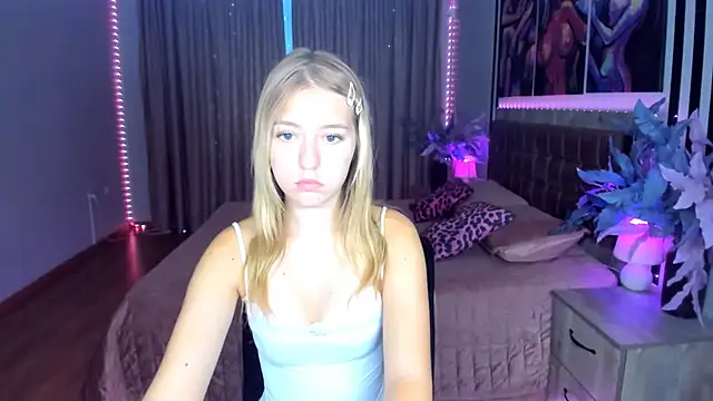 Chat +18 de RosaTiny ao vivo