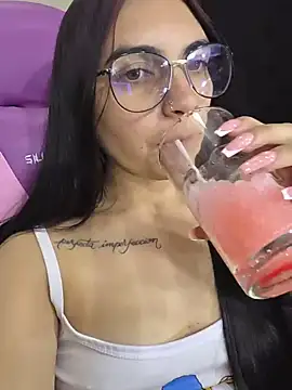 Chat XXX ao vivo de shanel_grey2