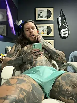 ThomasHells live XXX chat