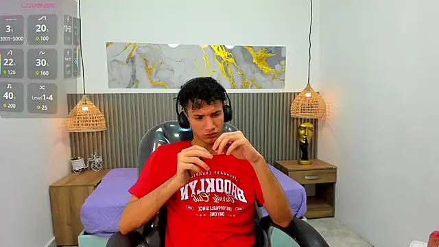 JDWhite18 XXX чат на живо