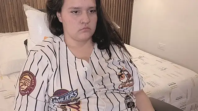 Chat +18 de emilytorresvg ao vivo