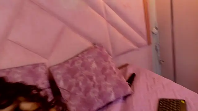 Chat XXX en directo de DemiJones_