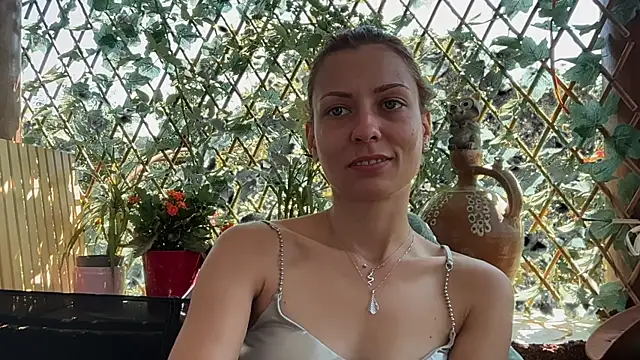karo123421: απευθείας συνομιλία ΧΧΧ