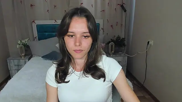 XXX chat uživo modela EmelyMason