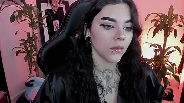XXX chat uživo modela MissCharlottte_18