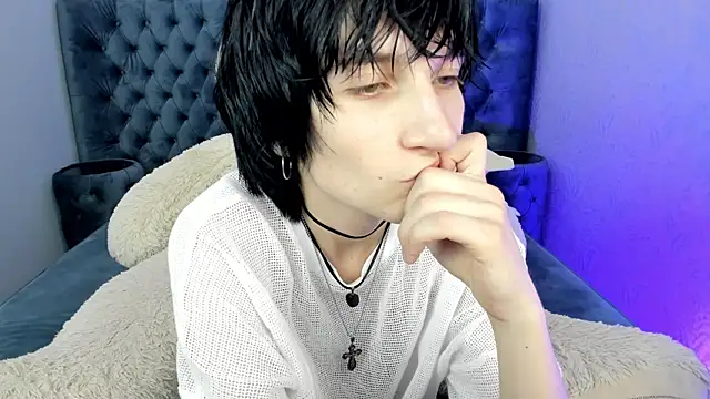 AdonBev 即時 XXX 聊天