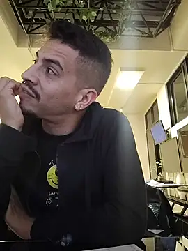 Juann-cock Chat XXX in diretta