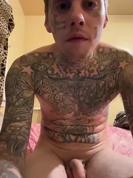 tattedupguy লাইভ XXX চ্যাট