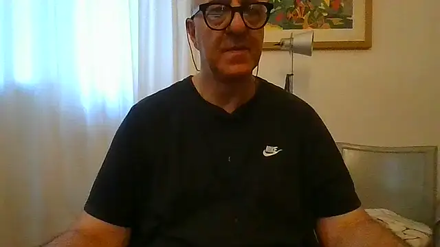 ANONIMO7735's Live XXX Chat