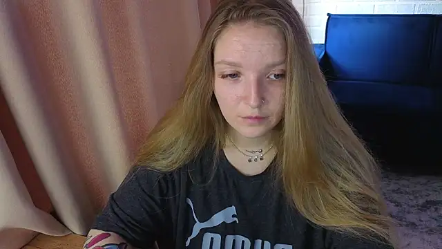 XXX chat uživo modela Kate__Walker